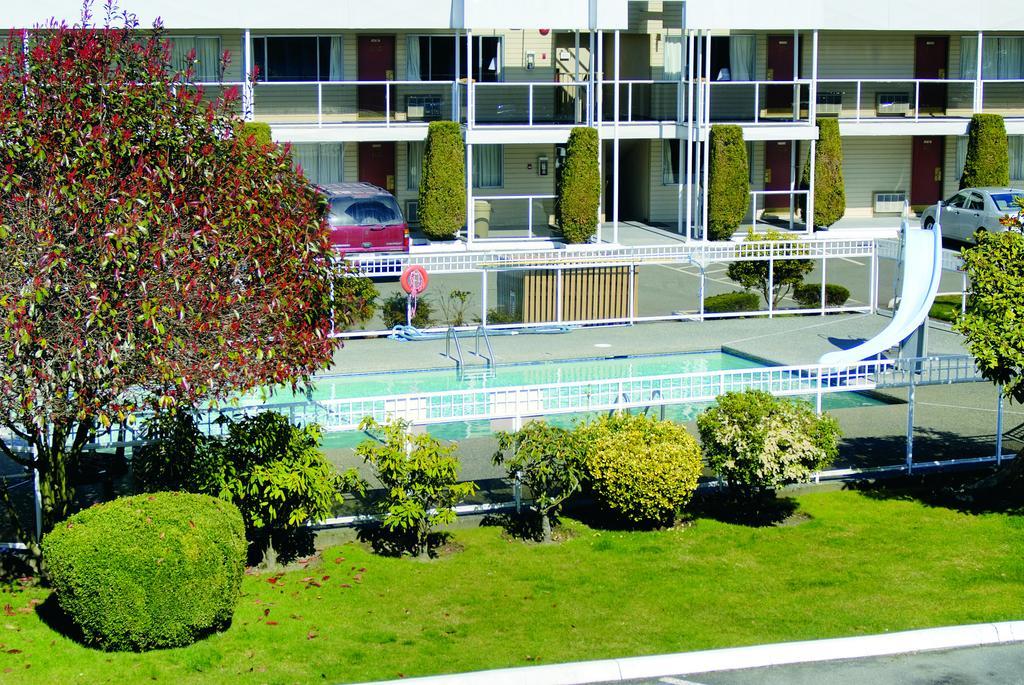 Grouse Inn West Vancouver Exteriör bild