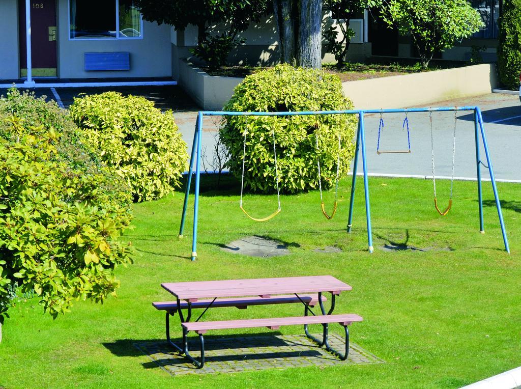 Grouse Inn West Vancouver Exteriör bild